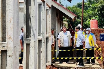 Presiden Tinjau Progres Pembangunan Rumah Tahan Gempa di Cianjur